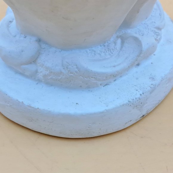 Vintage Plaster Statue of The PIeta In Hand - Picture 9 of 10